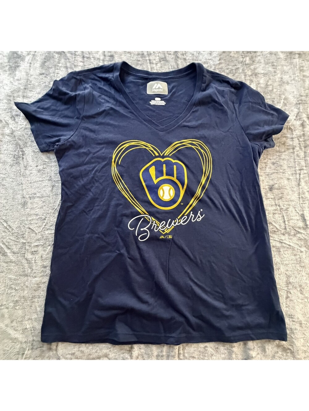 Majestic MLB Milwaukee Brewers Women's L Navy V-Neck Heart Logo T-Shirt